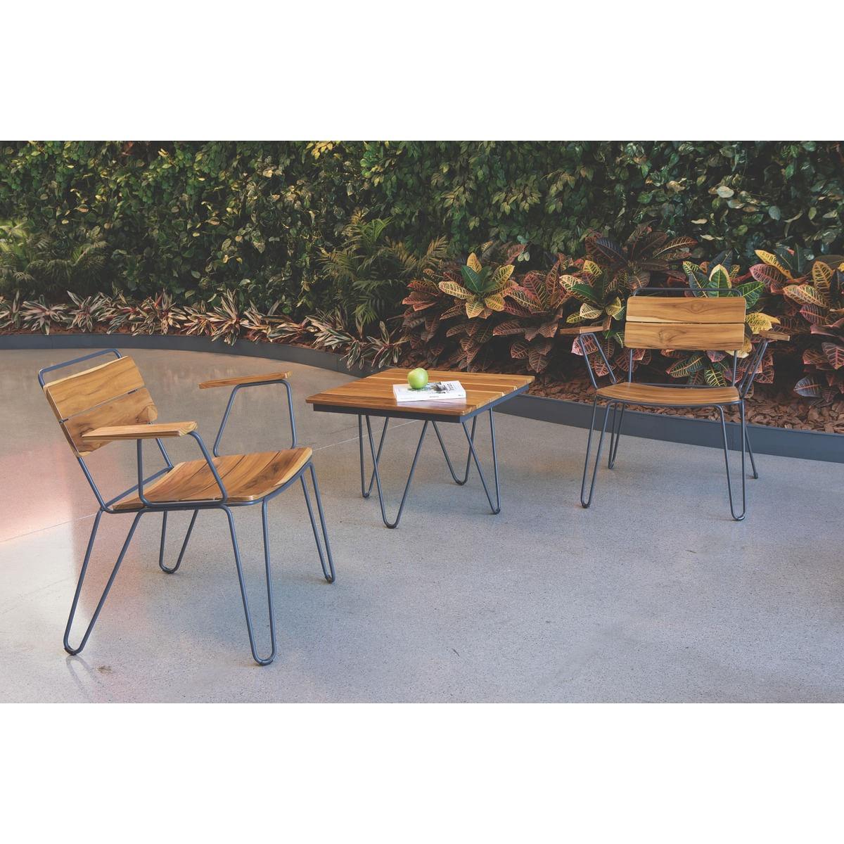 Mesa Lateral Quadrada 62 x 62 x 45 cm Tramontina Tarsila em Madeira Teca com Estrutura em Aço Carbono e Acabamento Ecoclear Grafite