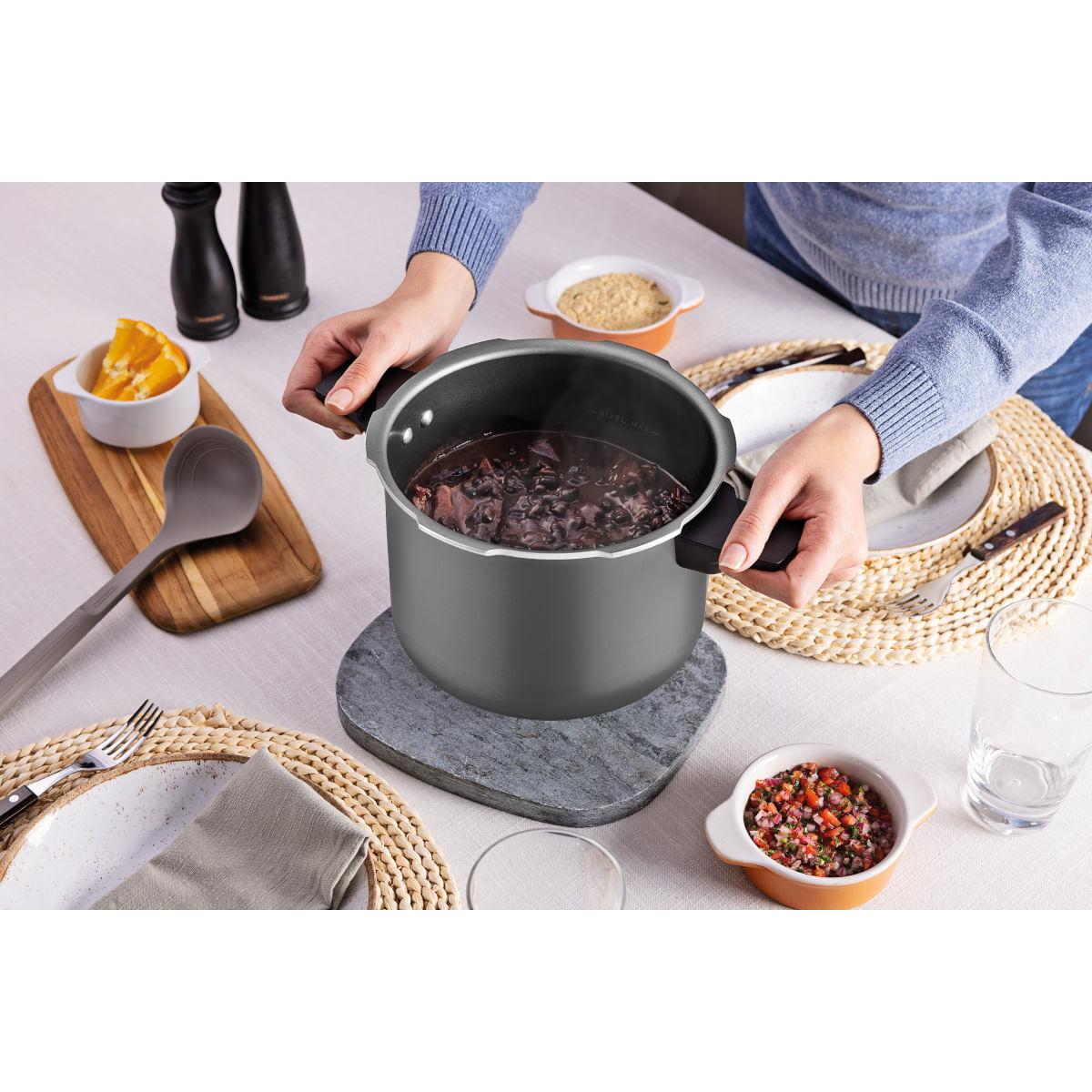 Panela de Pressão Tramontina Arizona Indução Alumínio 20 cm 4,5 L Titânio