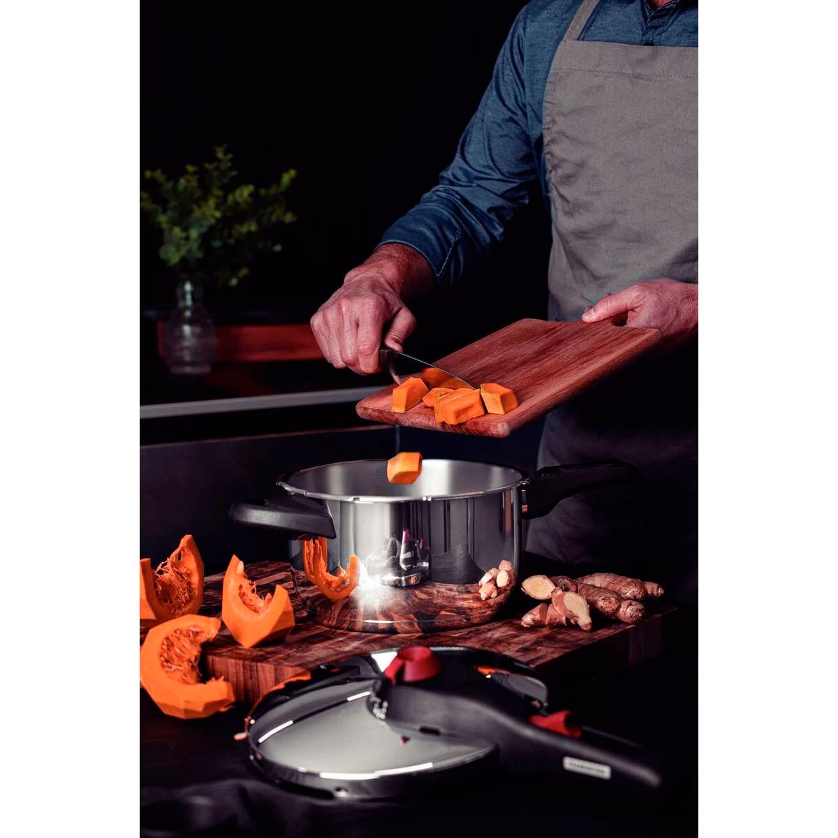 Panela de Pressão Tramontina Solar Aço Inox 6 L Fundo Triplo com 5 Dispositivos de Segurança 22 cm