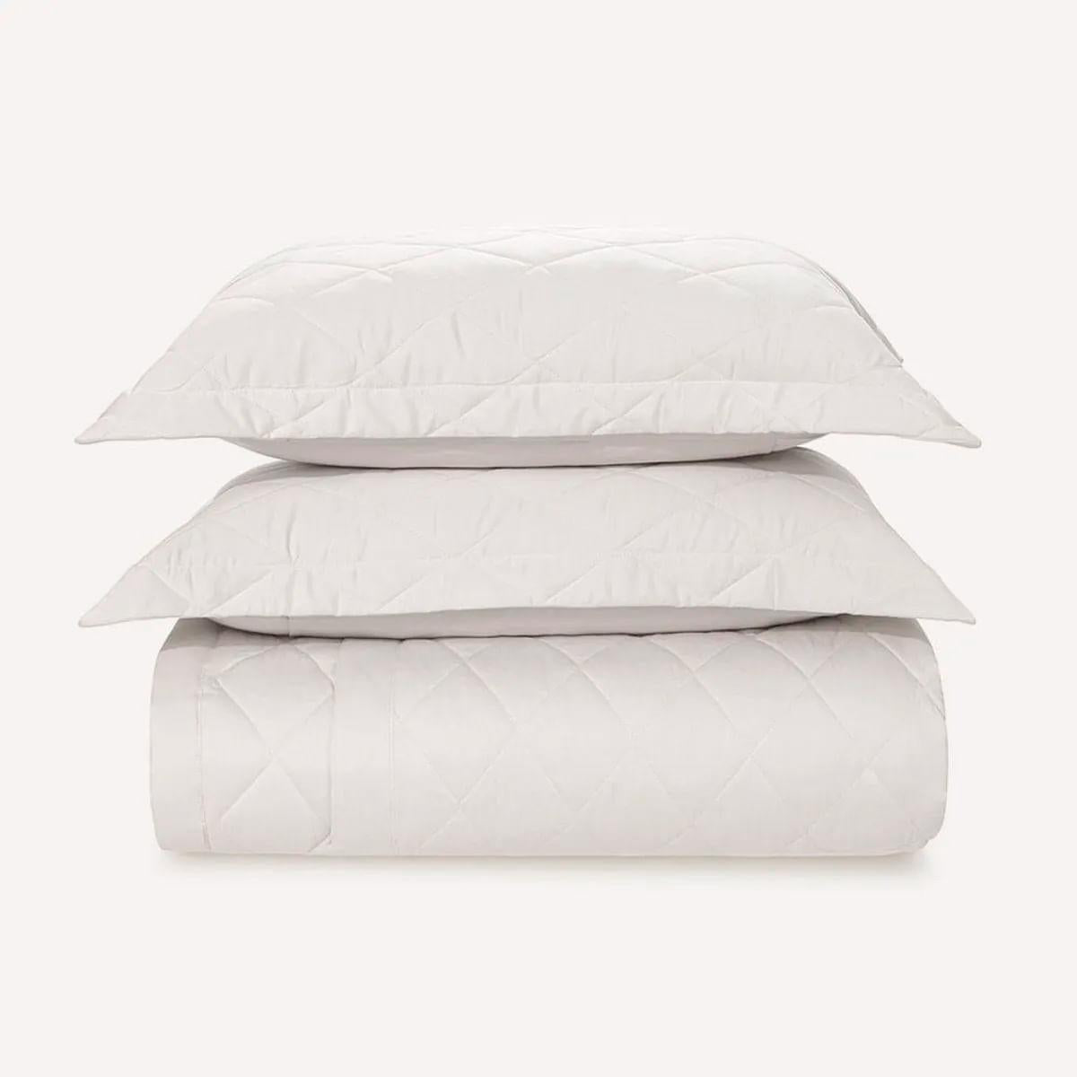 Colcha Queen com 2 Porta Travesseiros Cetim 100% Algodão Karsten 300 Fios Bossa Branco