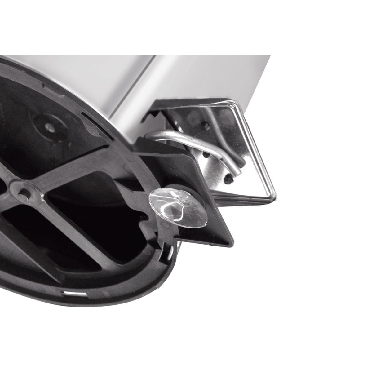 Lixeira Inox com Pedal Tramontina Brasil com Acabamento Polido e Balde Interno Removível 20 L