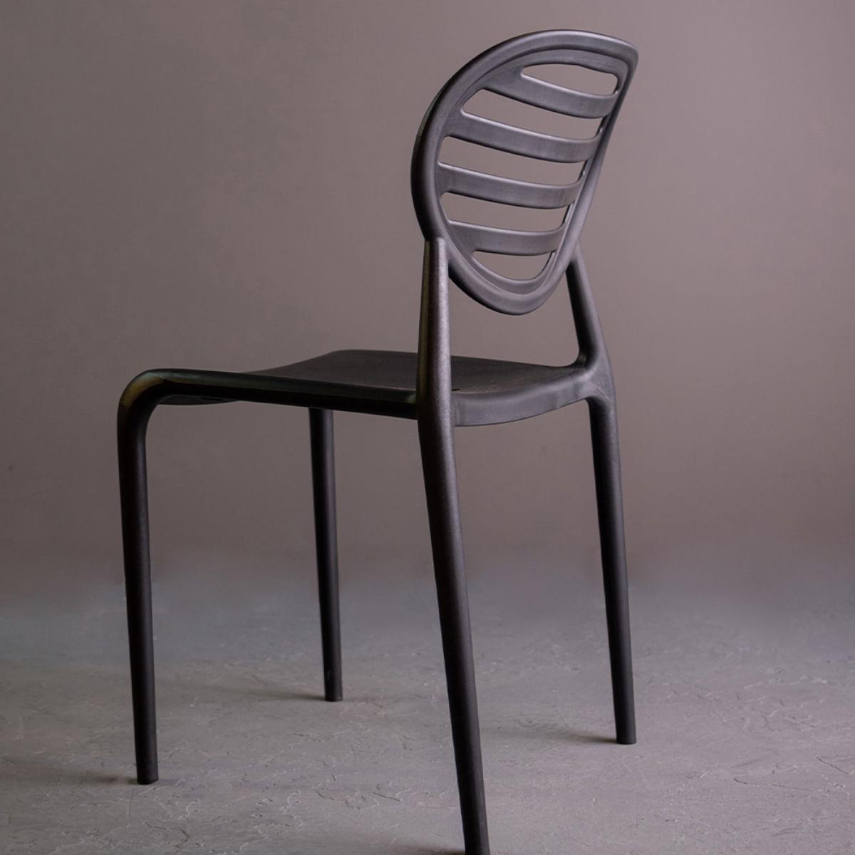 Cadeira Stripe em Polipropileno Preto Im In