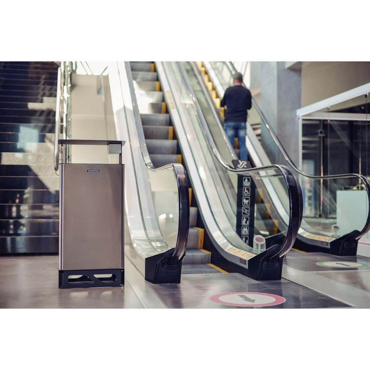 Lixeira Tramontina Modena 80 Litros em Aço Inox Scotch Brite