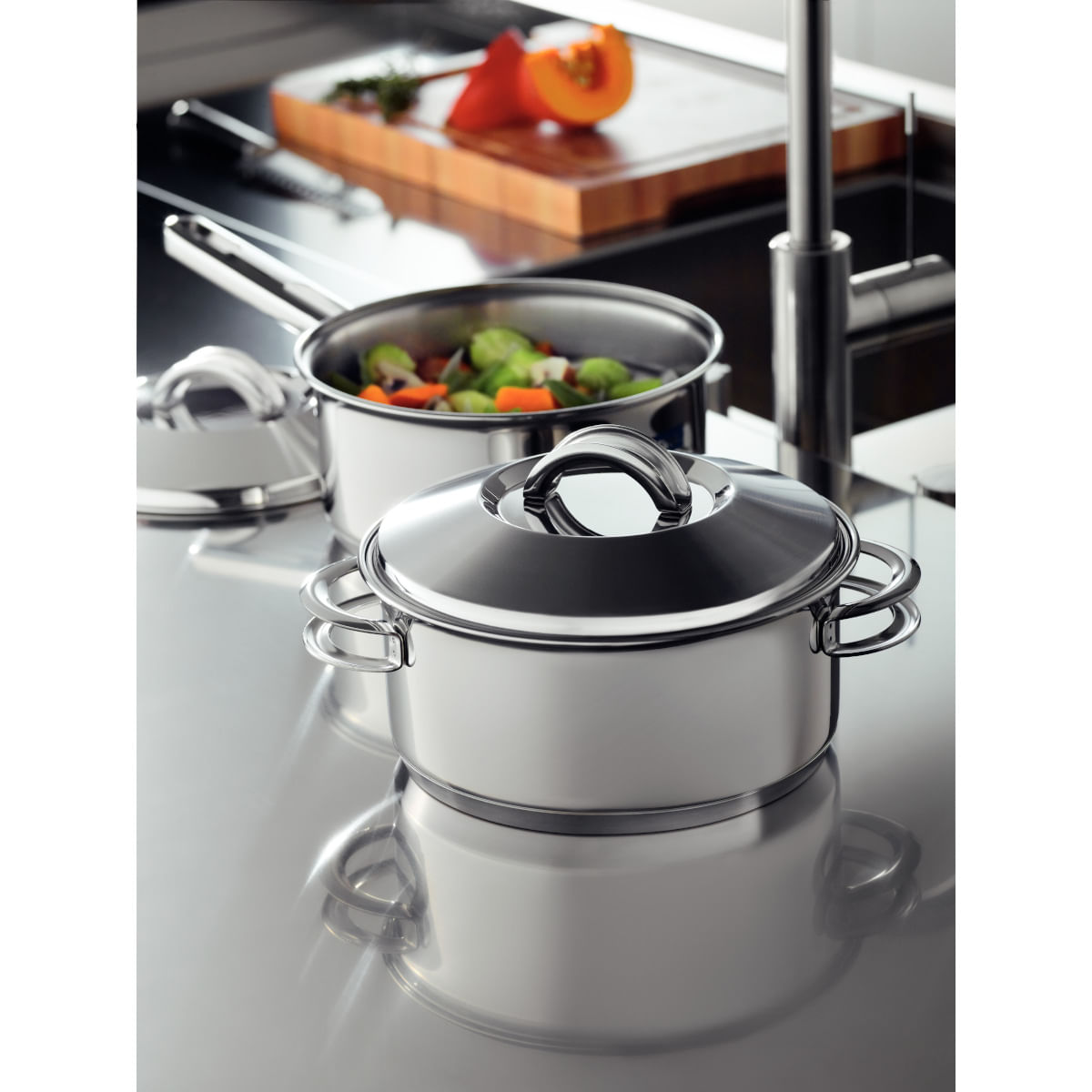 Jogo de Panelas Tramontina Solar em Aço Inox com Fundo Triplo e Tampas de Inox 5 Peças
