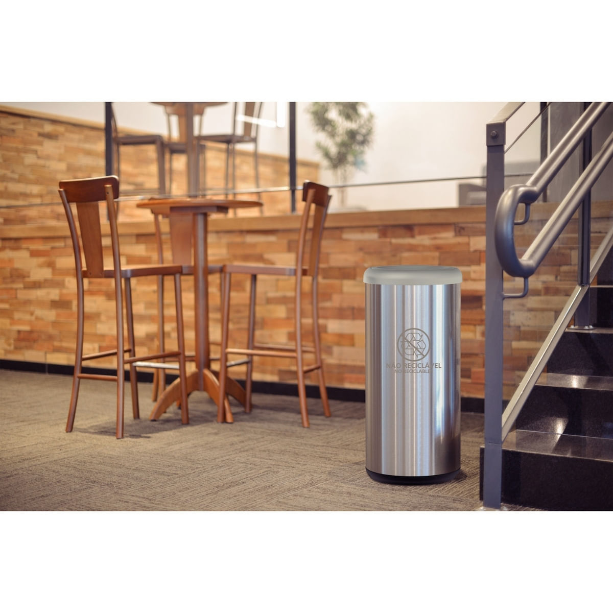 Lixeira Inox Tramontina Piemonte 40 Litros Scotch Brite e Tampa Basculante Cinza OUTLET