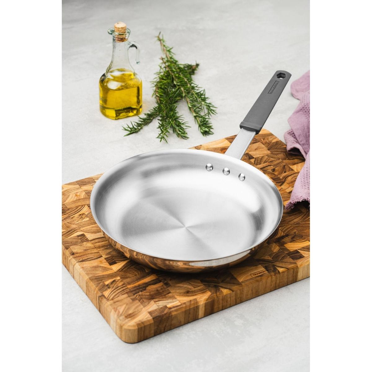 Frigideira Tramontina Professional em Aço Inox e Silicone 26 cm Fundo Triplo Compatível com Indução