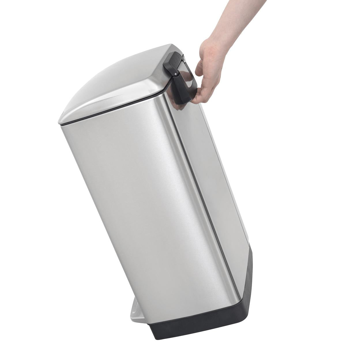 Lixeira Inox com Pedal Tramontina D Slim 30 L com Acabamento Scotch Brite e Balde Interno Removível OUTLET 94900478