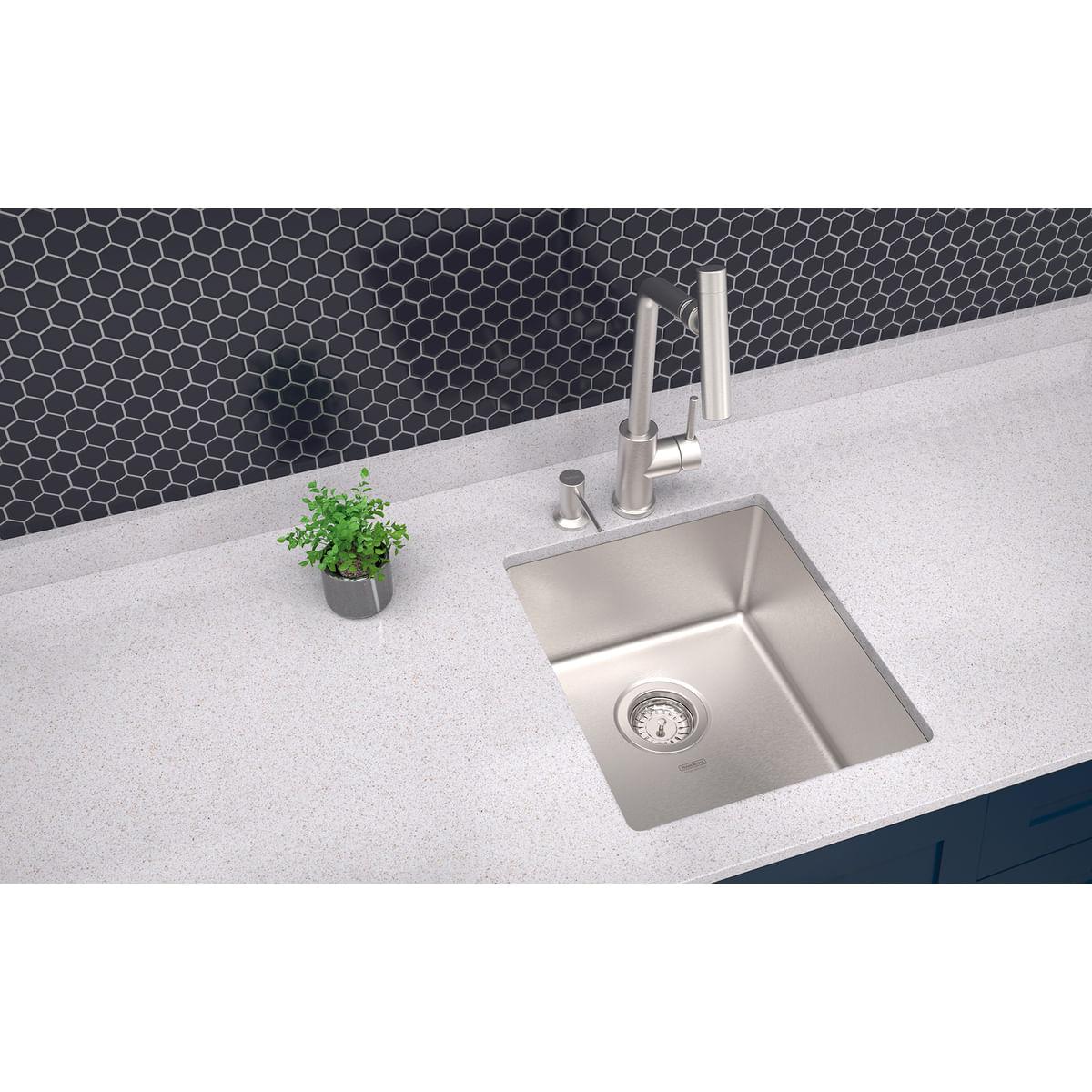 Cuba de Embutir Quadrum 34 U Undermount Tramontina 34 x 40 x 20 cm em Aço Inox Scotch Brite OUTLET