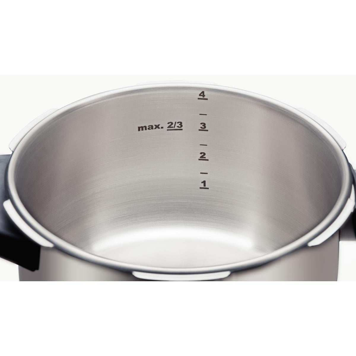 Panela de Pressão Tramontina Solar em Aço Inox Fundo Triplo 22 cm 6 L com Cozi Vapore em Aço Inox