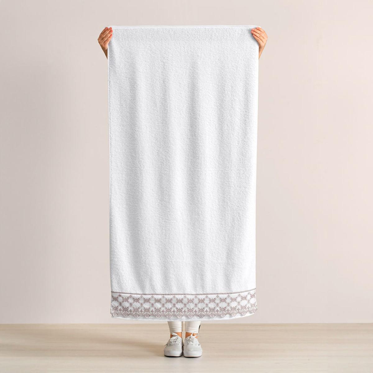 Toalha de Banho Karsten Fio Penteado Constanza Branco/ Marrom 70x140 cm
