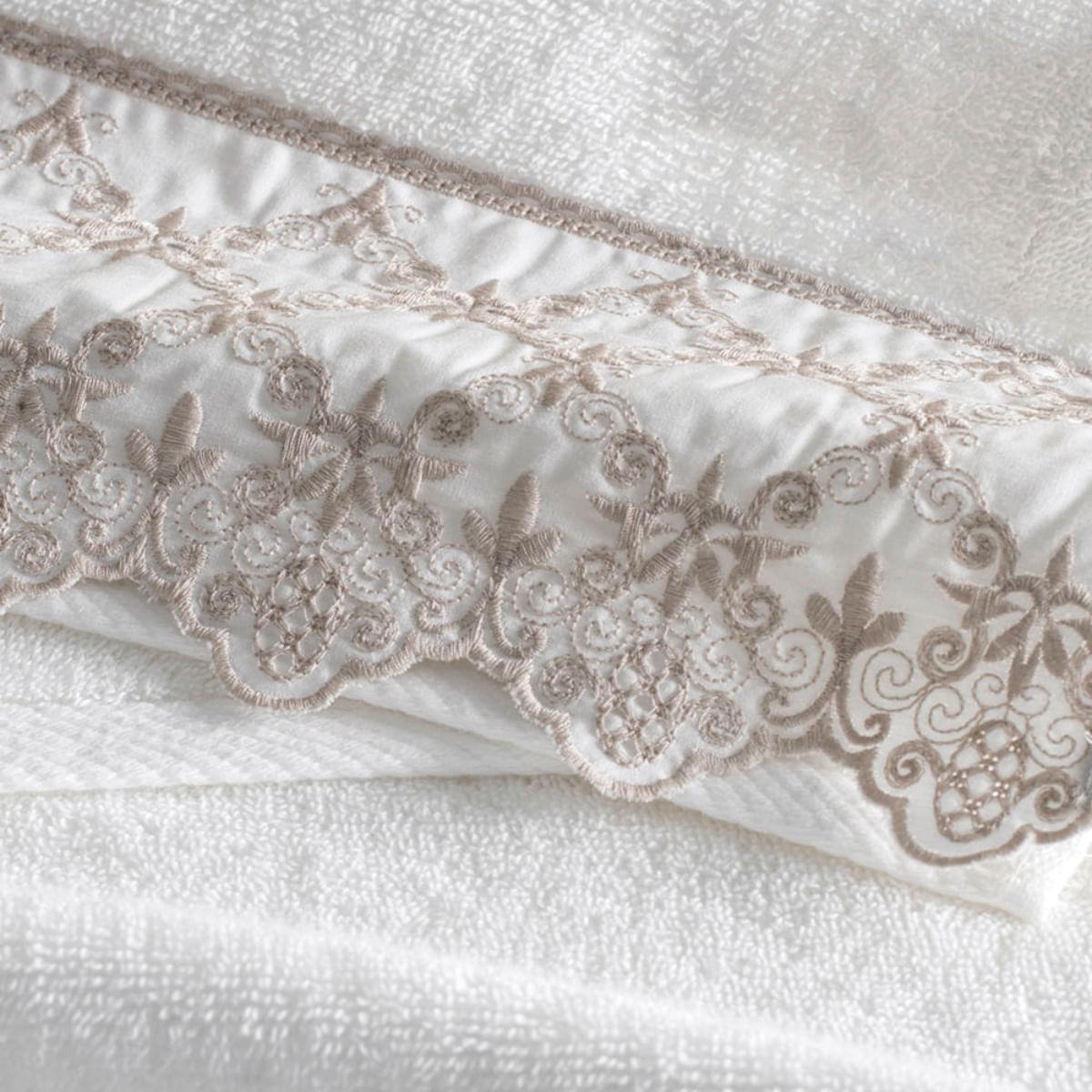 Toalha de Banho Karsten Fio Penteado Constanza Branco/ Marrom 70x140 cm