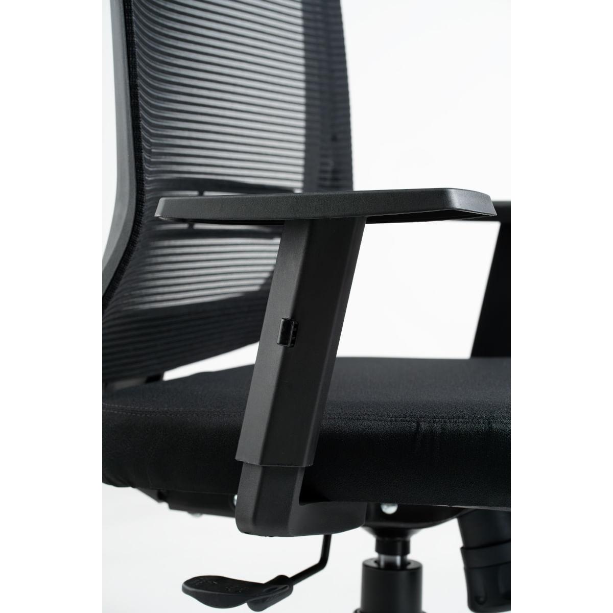 Cadeira para Escritório Presidente Giratória Ergonômica New Opus Roal Preto Encosto em Tela