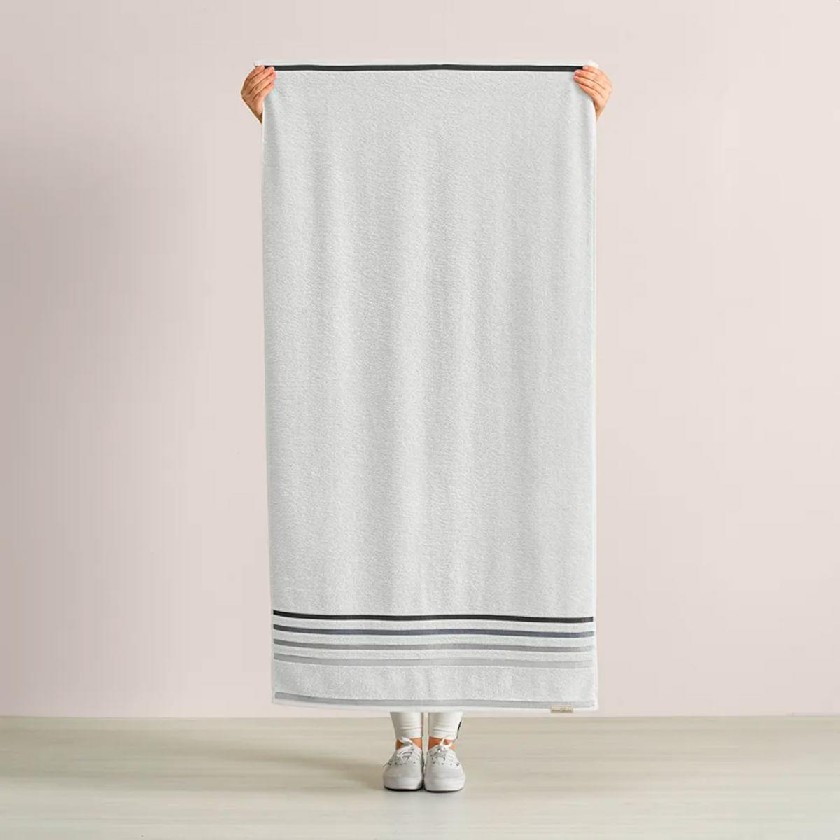 Toalha de Banho Karsten Fio Penteado Lumina Branco Cinza