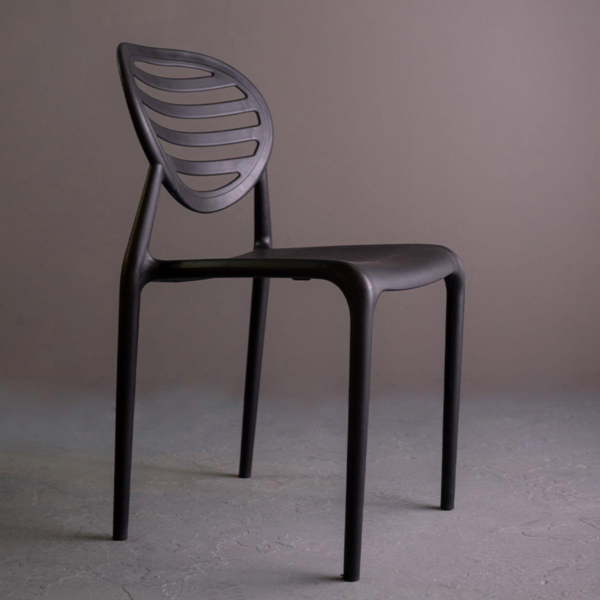 Cadeira Stripe em Polipropileno Preto Im In